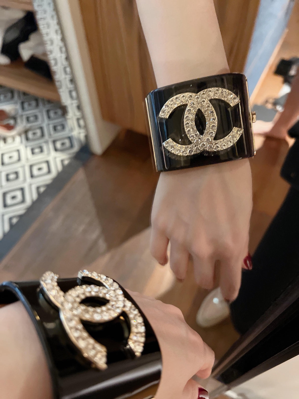 Signature Emblem Bangle in Gold-Tone – Black Detail – Design 004 side detail