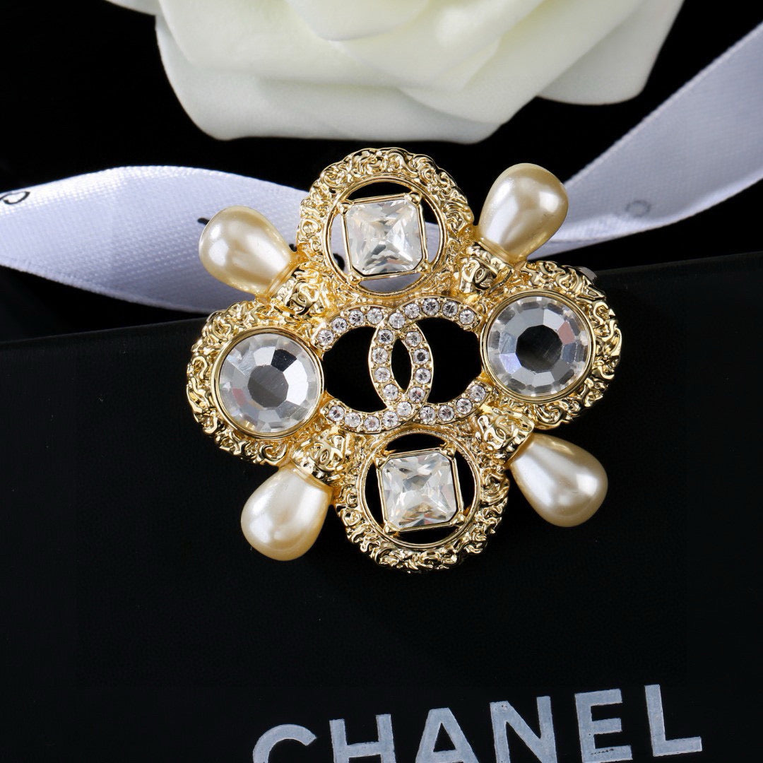 Signature Emblem Brooch in Polished Metal-Tone – Design 043 main product view