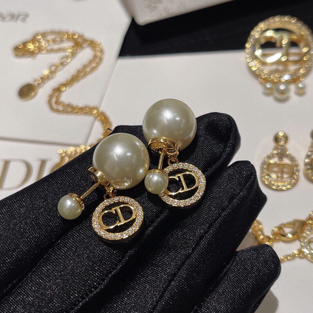 Pearl-Style Motif Stud Earrings in Silver-Tone with Pearl-Style Detail – Design 008 main product view