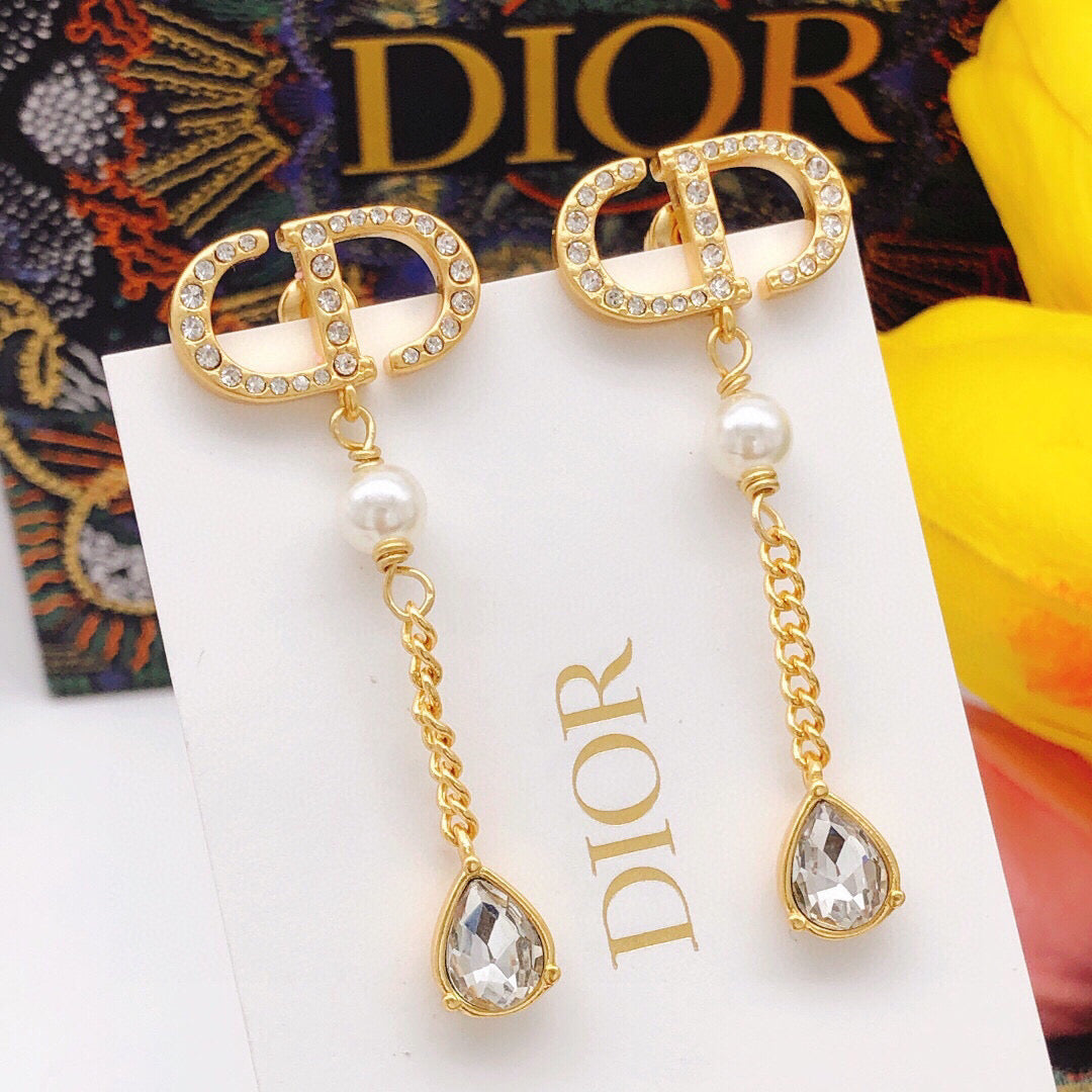 Pearl-Style Motif Stud Earrings in Polished Metal-Tone with Pearl-Style Detail – Design 021 main product view