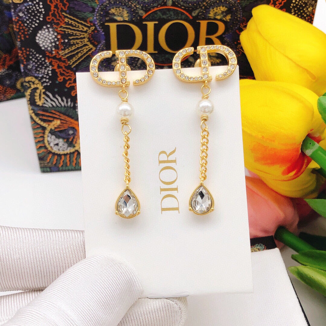 Pearl-Style Motif Stud Earrings in Polished Metal-Tone with Pearl-Style Detail – Design 021 front view