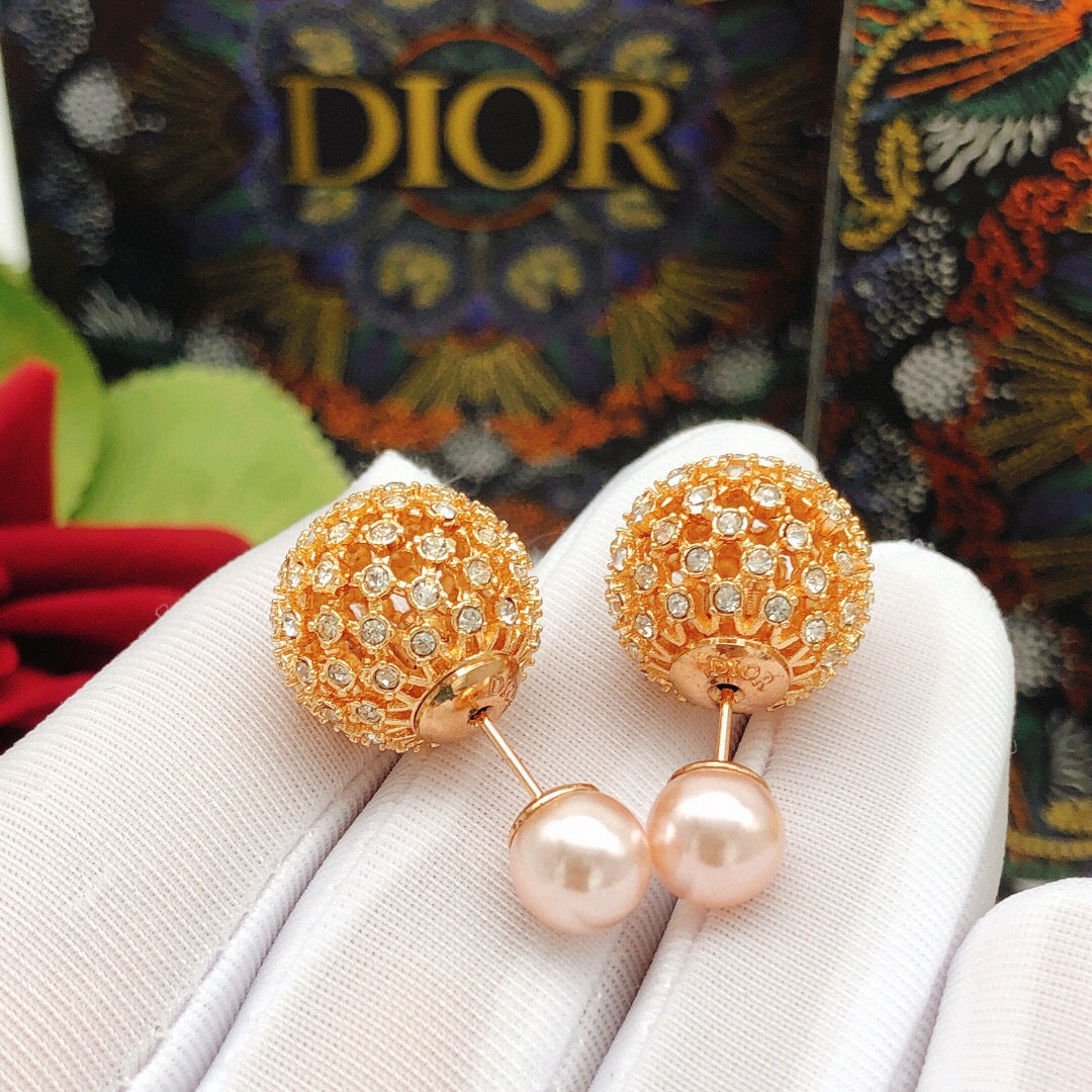 Pearl-Style Motif Jewelry Accessory in Rose-Gold-Tone with Pearl-Style Detail – Design 001 detail view