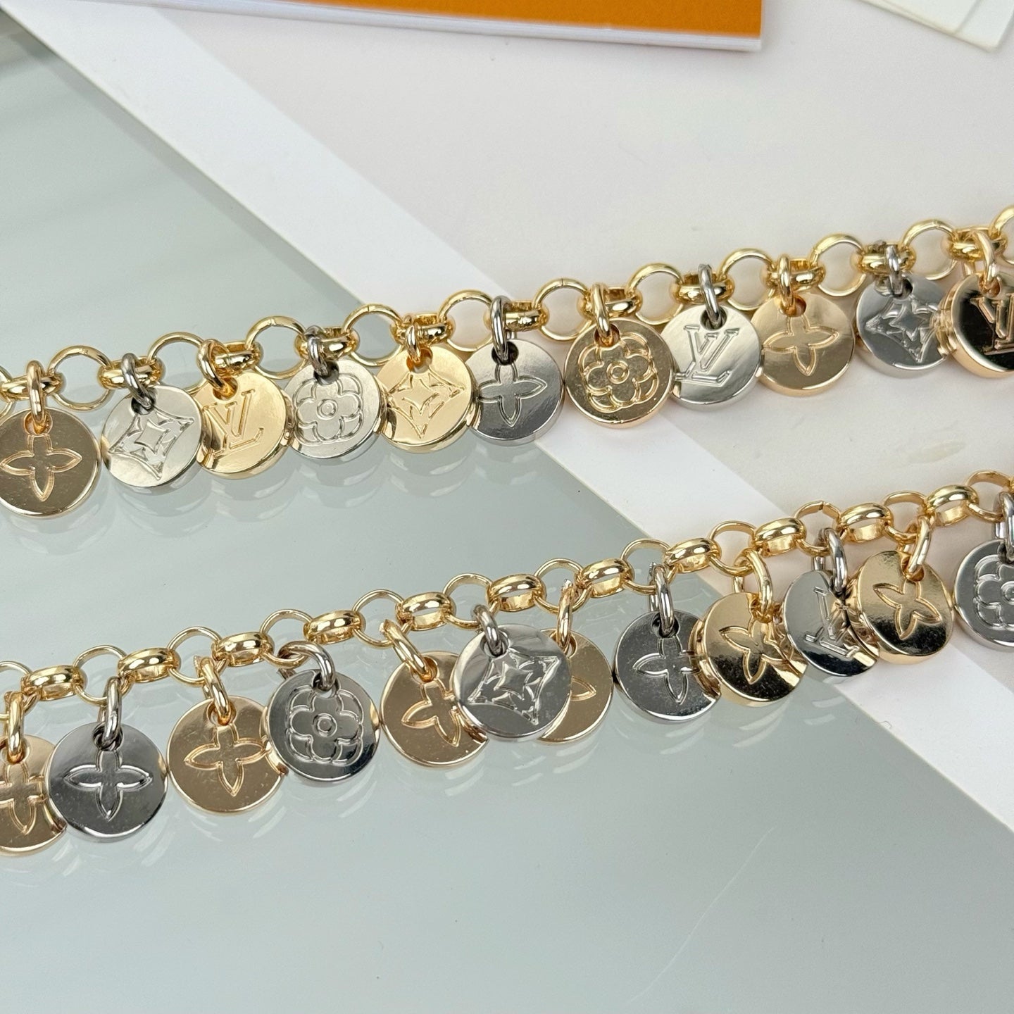 Floral Keychain – Design 001 detail view