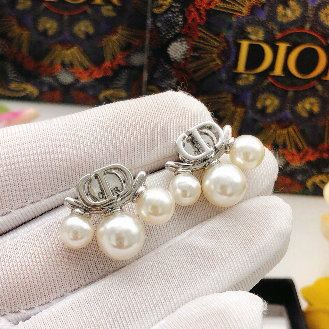 Pearl-Style Motif Stud Earrings in Silver-Tone with Pearl-Style Detail – Design 003 front view