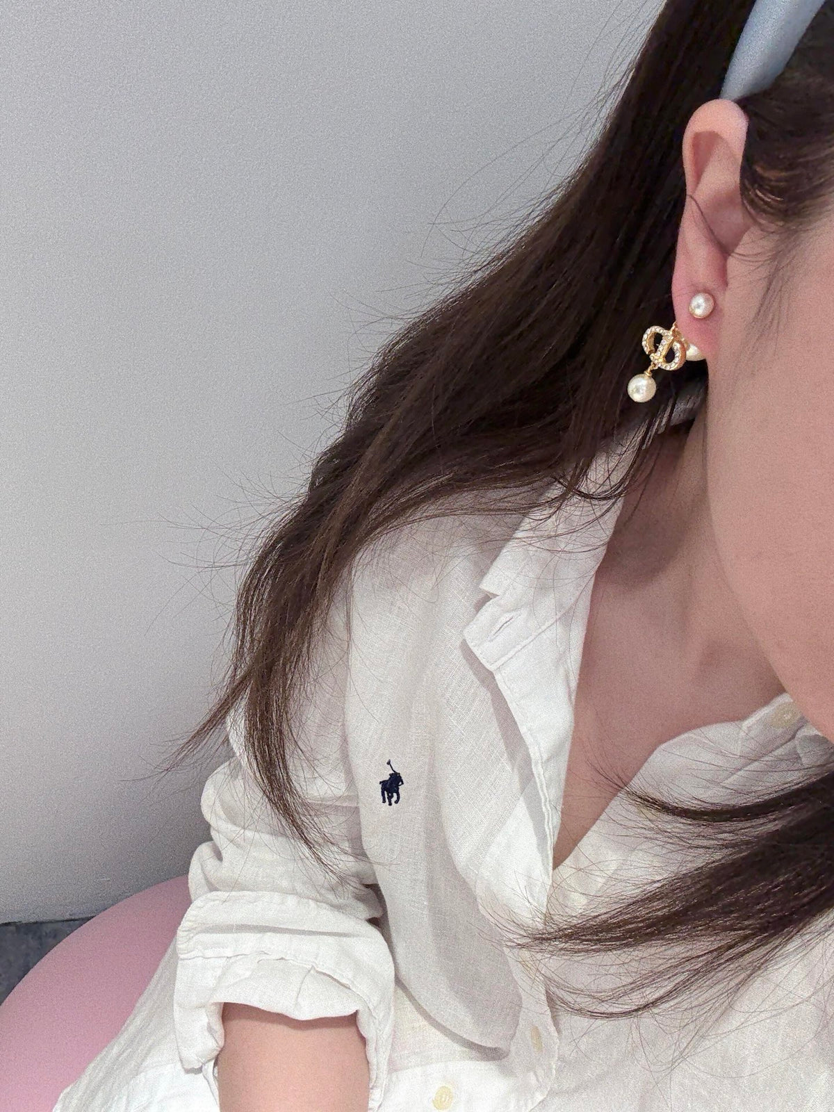 Pearl-Style Motif Stud Earrings in Polished Metal-Tone with Pearl-Style Detail – Design 010 close-up detail