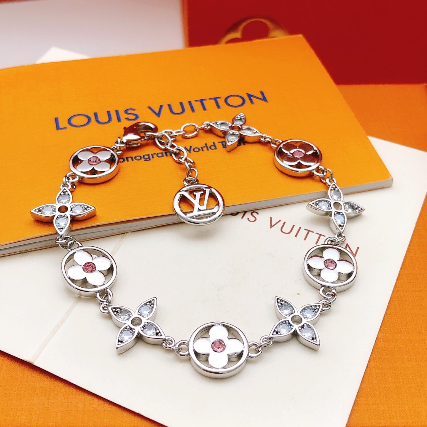 Geometric Emblem Bracelet in Silver-Tone – Silver Detail – Design 009 detail view