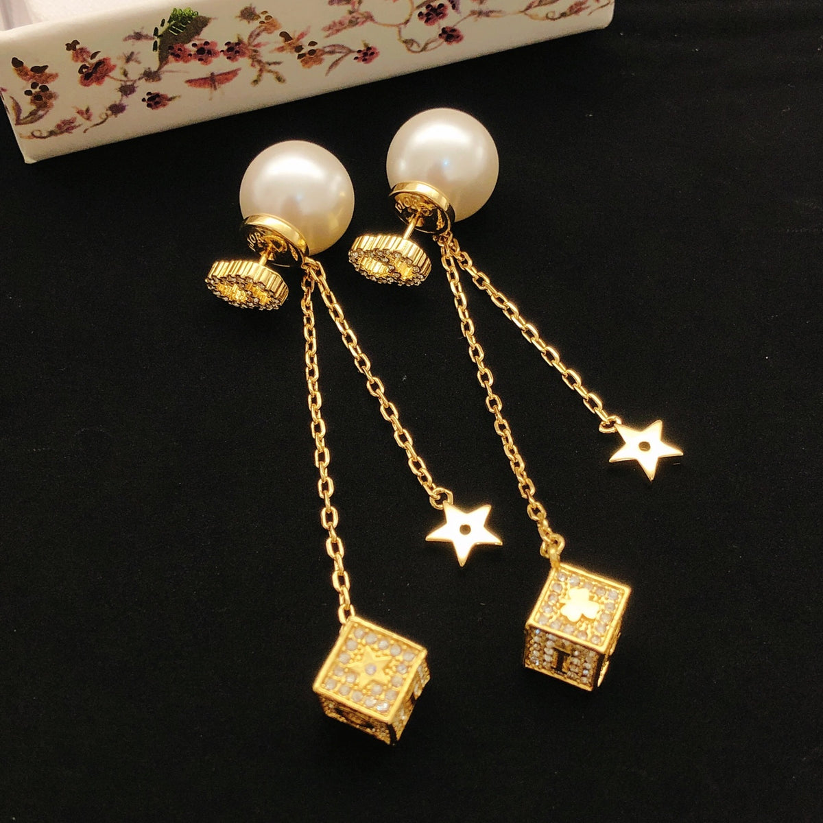 Star Motif Stud Earrings in Polished Metal-Tone – Design 003 main product view
