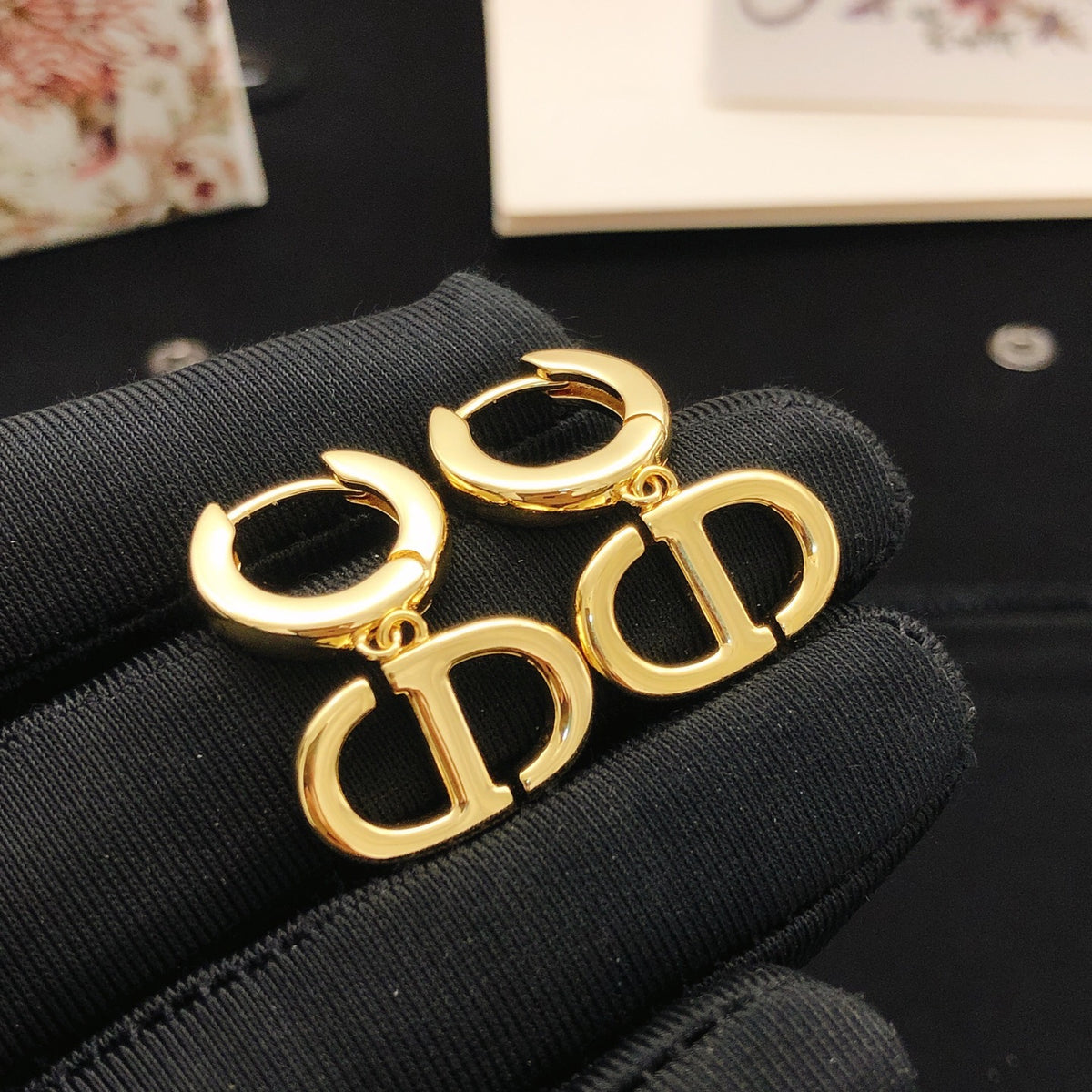 Sculptural Jewelry Accessory in Polished Metal-Tone – Design 002 main product view