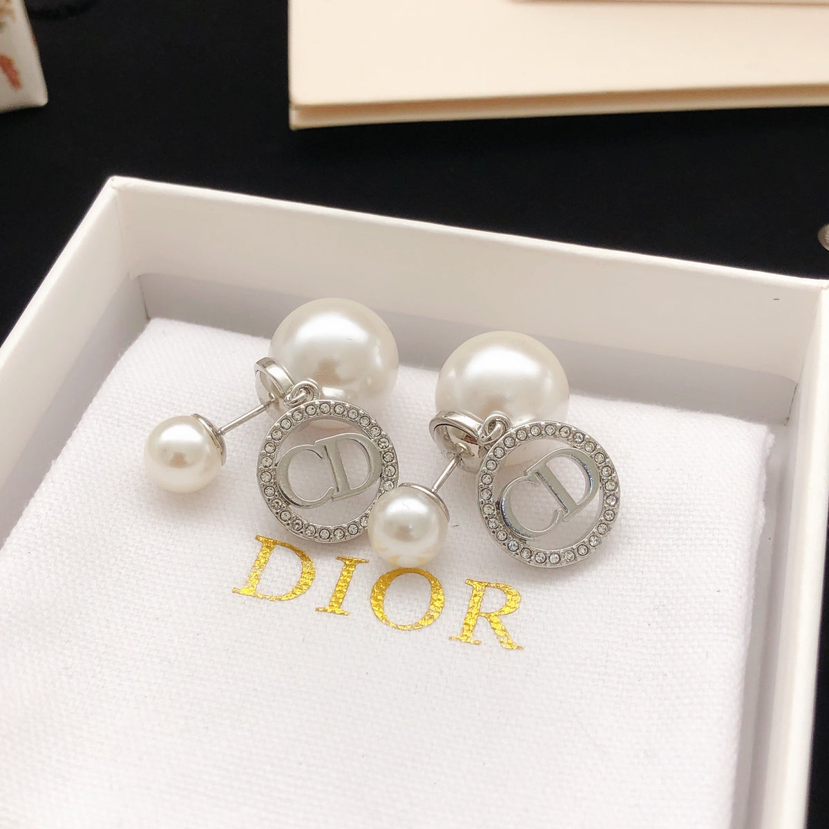 Pearl-Style Motif Jewelry Accessory in Silver-Tone with Pearl-Style Detail detail view