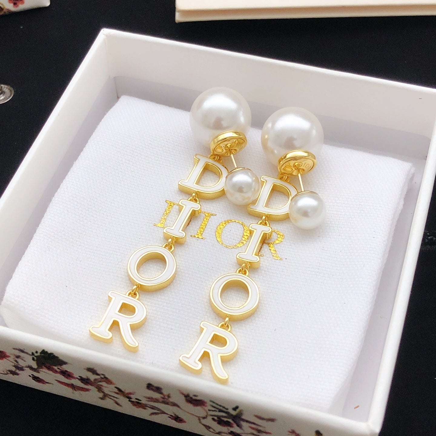 Graphic Letter Motif Stud Earrings in Polished Metal-Tone – Design 001 side detail