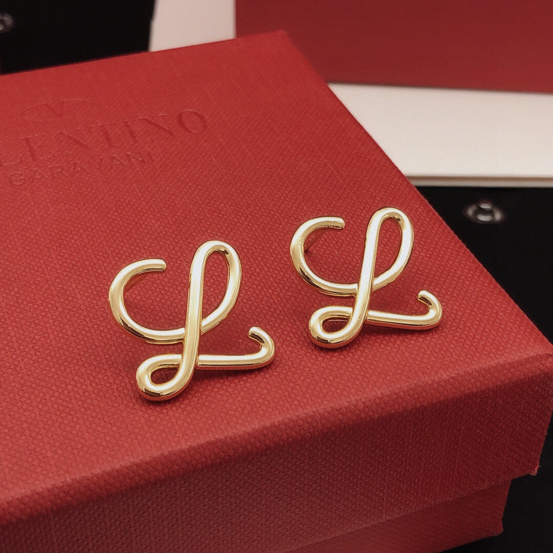 Sculptural Stud Earrings in Polished Metal-Tone – Design 01 detail view