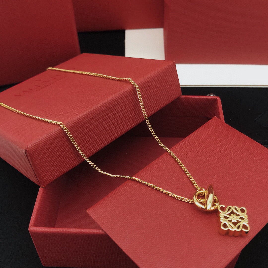 Sculptural Pendant Necklace in Polished Metal-Tone – Design 04 main product view