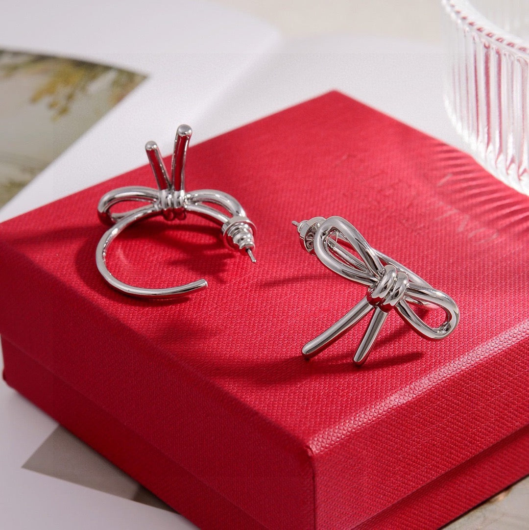 Bow Stud Earrings in Polished Metal-Tone – Design 01 side detail