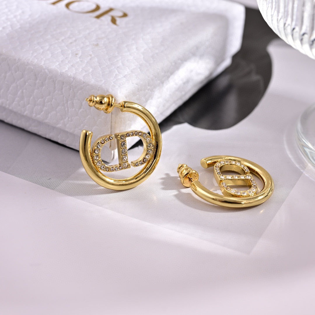 Graphic Letter Motif Statement Earrings in Polished Metal-Tone – Design 033 side detail
