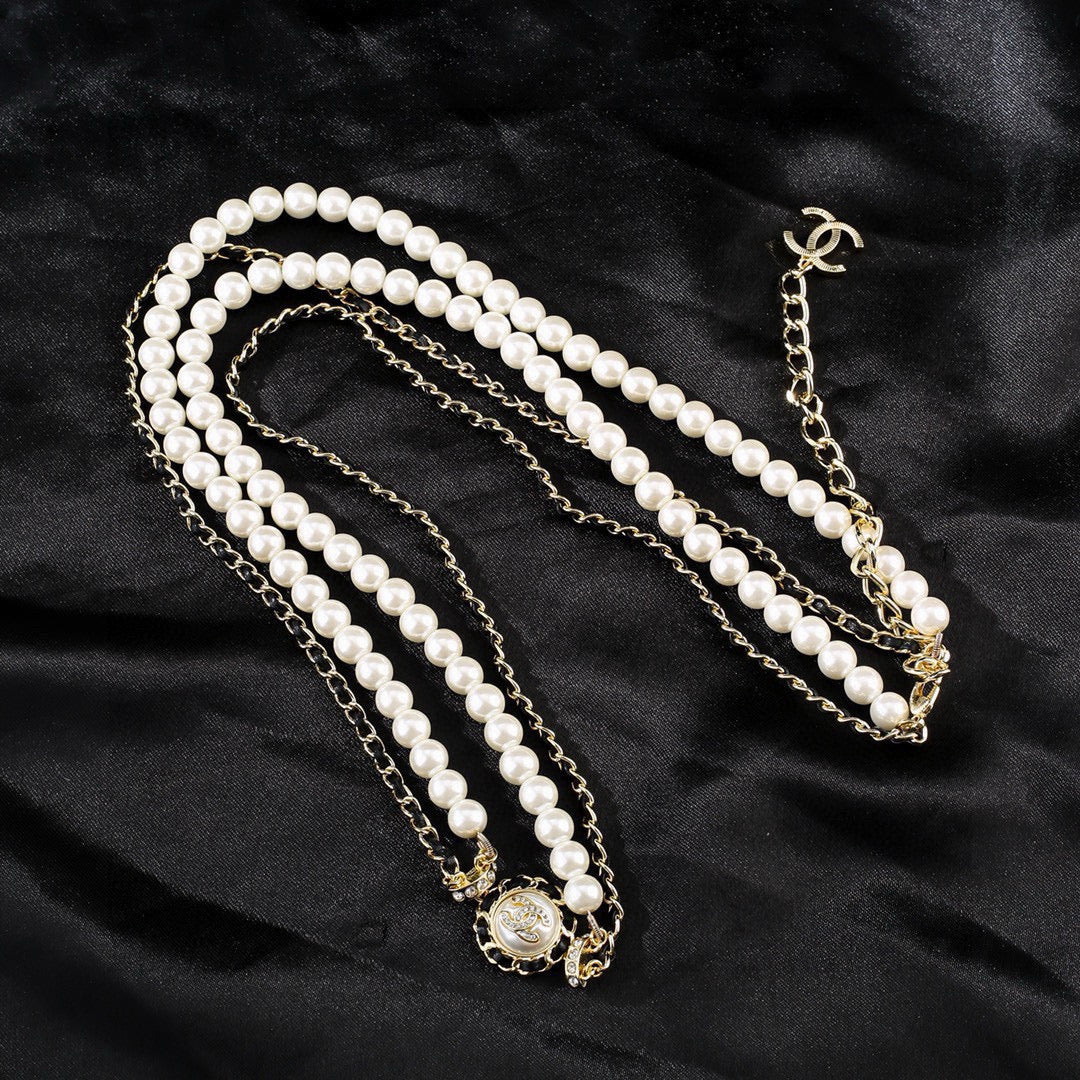 Pearl Jewelry Accessory in Gold-Tone – Pearl Detail front product view