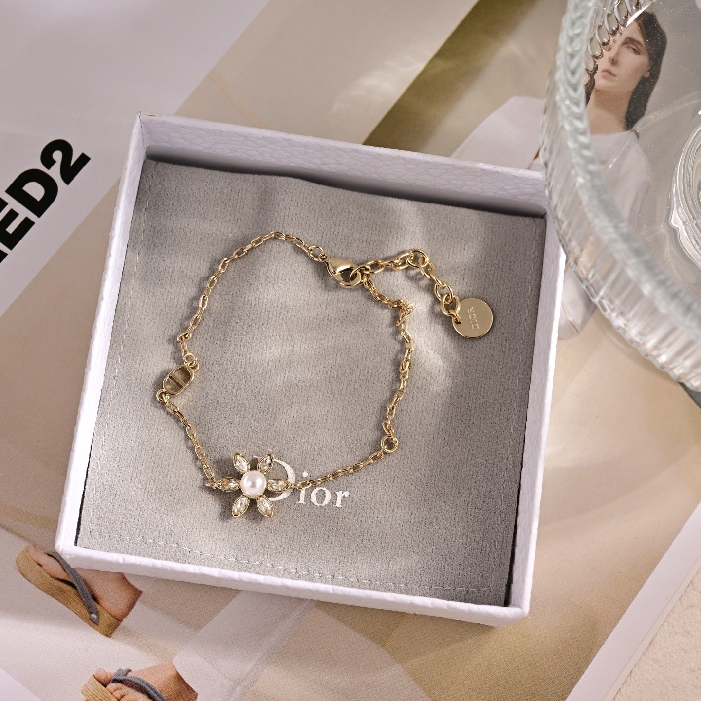 Sculptural Pendant Necklace in Polished Metal-Tone – Design 021 detail view