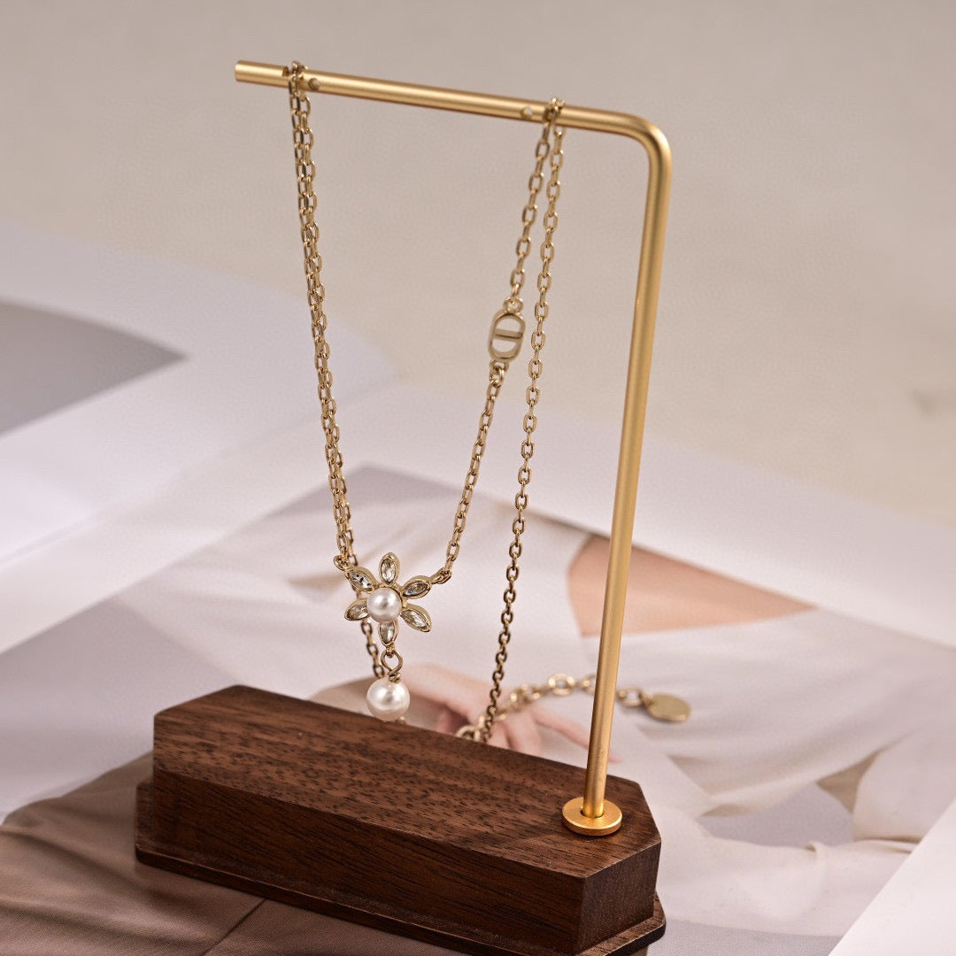 Sculptural Pendant Necklace in Polished Metal-Tone – Design 021 main product view
