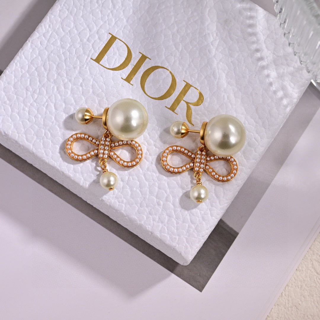 Graphic Letter Motif Statement Earrings in Polished Metal-Tone – Design 031 main product view