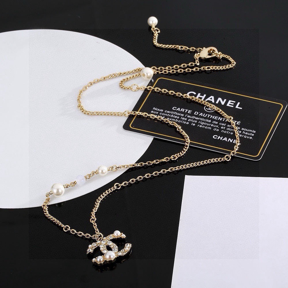 Double-C Emblem Pearl-Detail Pendant Necklace – Pearl Detail – Design 030 close-up detail