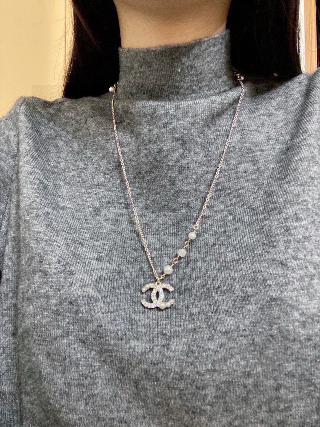Double-C Emblem Pearl-Detail Pendant Necklace – Pearl Detail – Design 015 detail view