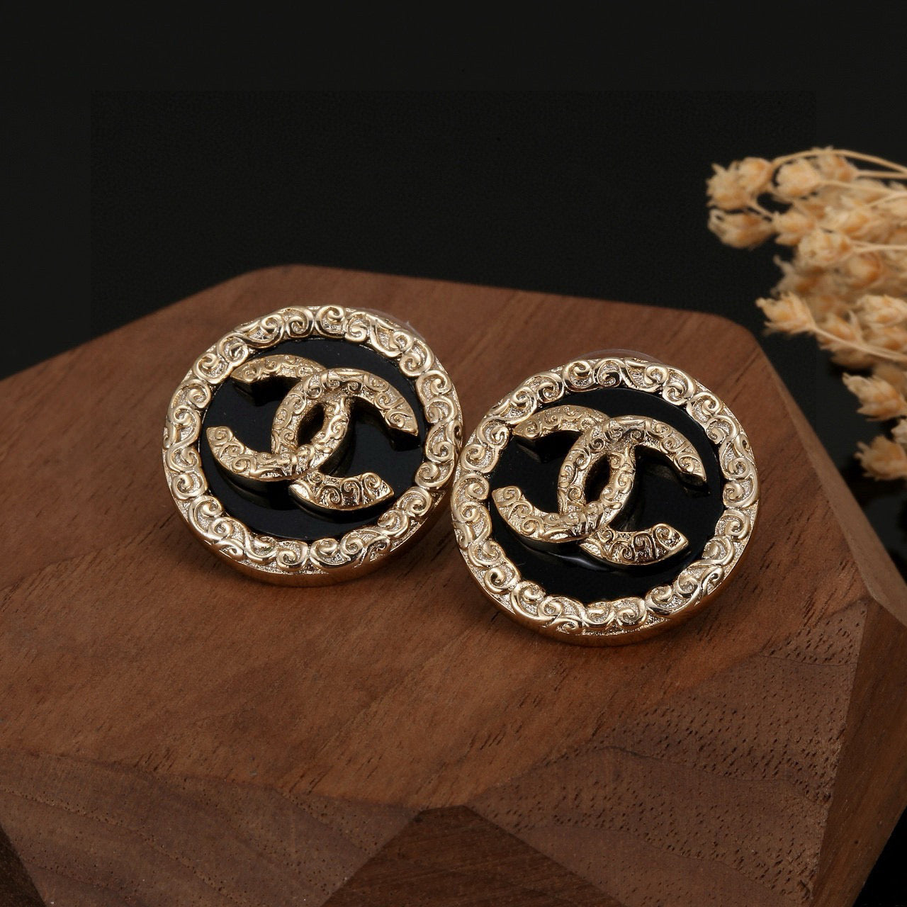 Double-C Emblem Stud Earrings in Black-Tone – Black Detail side detail
