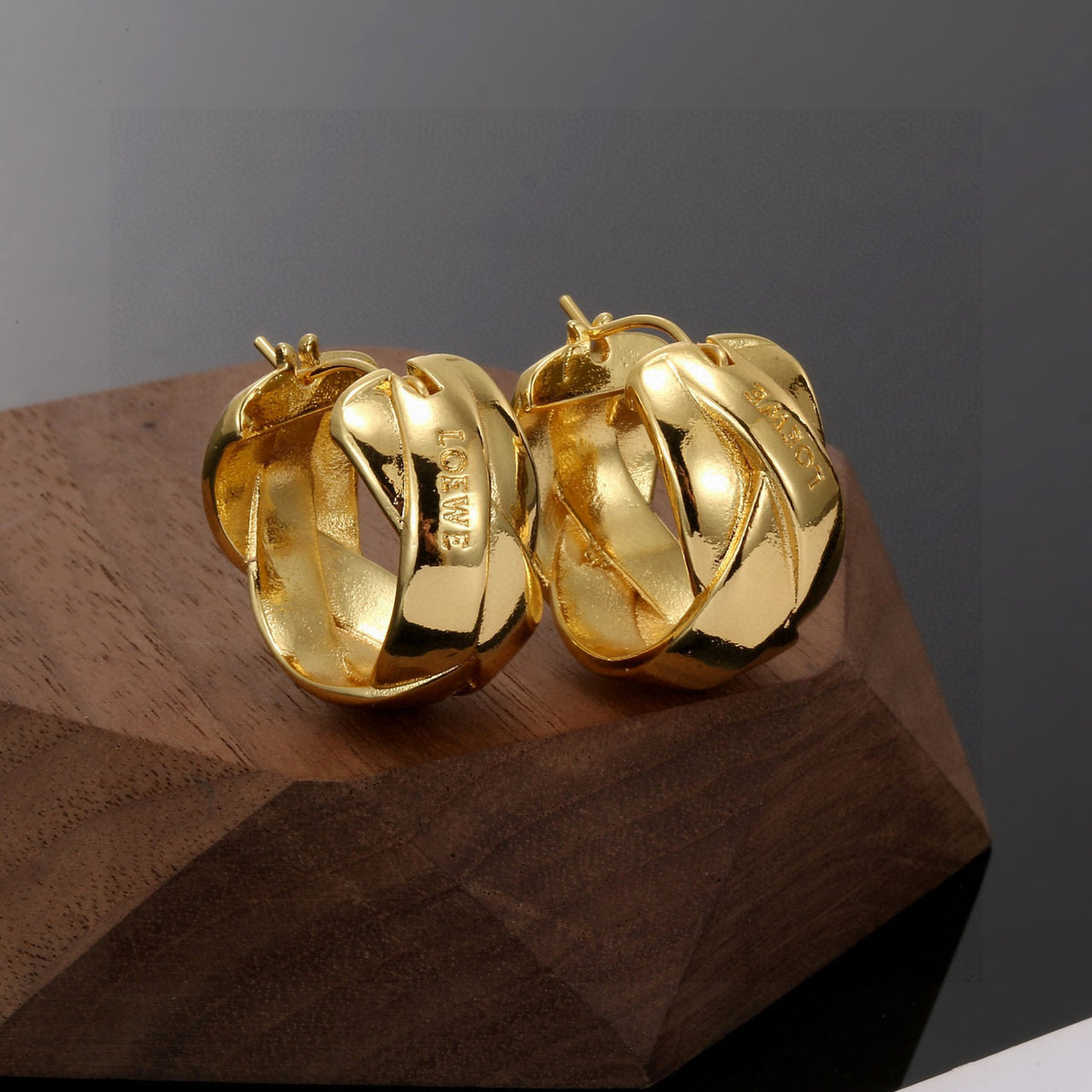 Graphic Emblem Jewelry Accessory in Gold-Tone – Design 01 side detail
