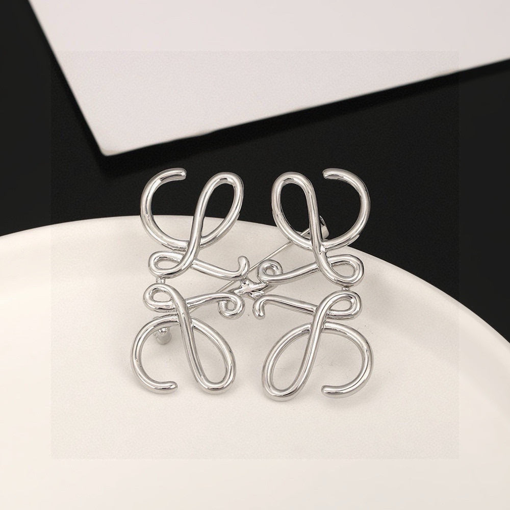 Signature Emblem Brooch in Polished Metal-Tone – Design 006 detail view