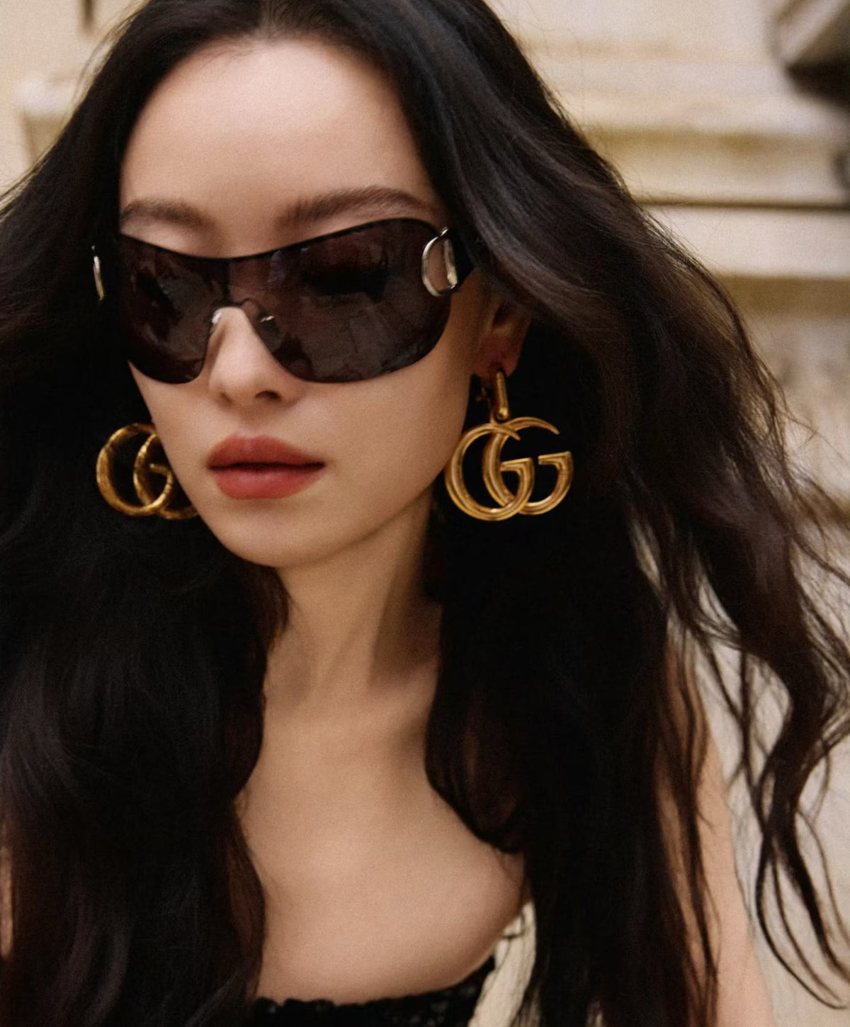 Double-G Emblem Bracelet in Gold-Tone – Design 002 side detail