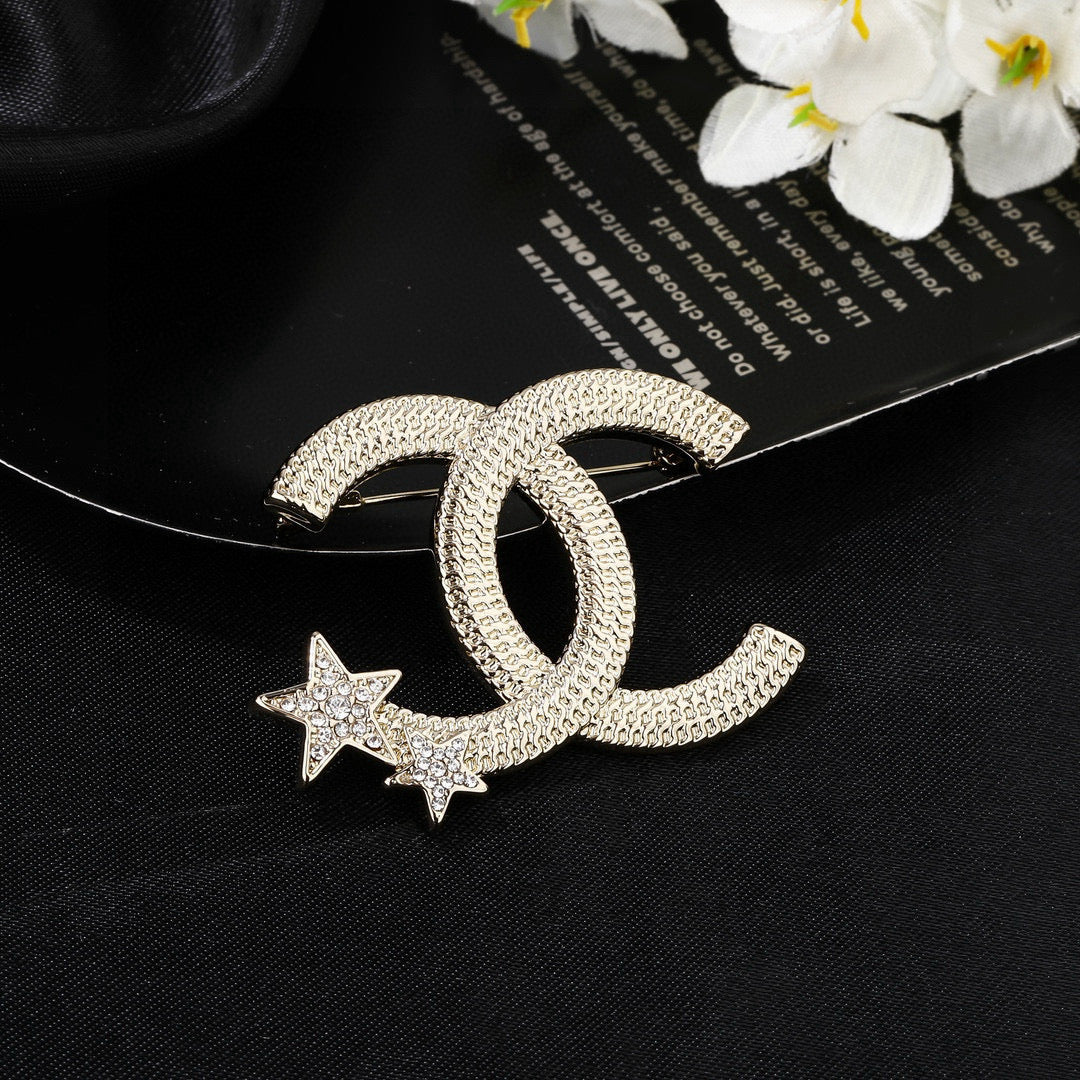 Double-C Emblem Brooch in Polished Metal-Tone – Design 015 front product view