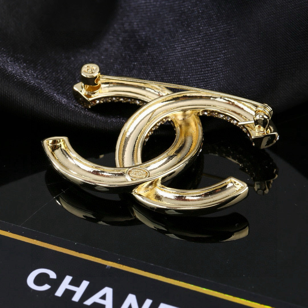 Double-C Emblem Brooch in Polished Metal-Tone – Design 014 main product view
