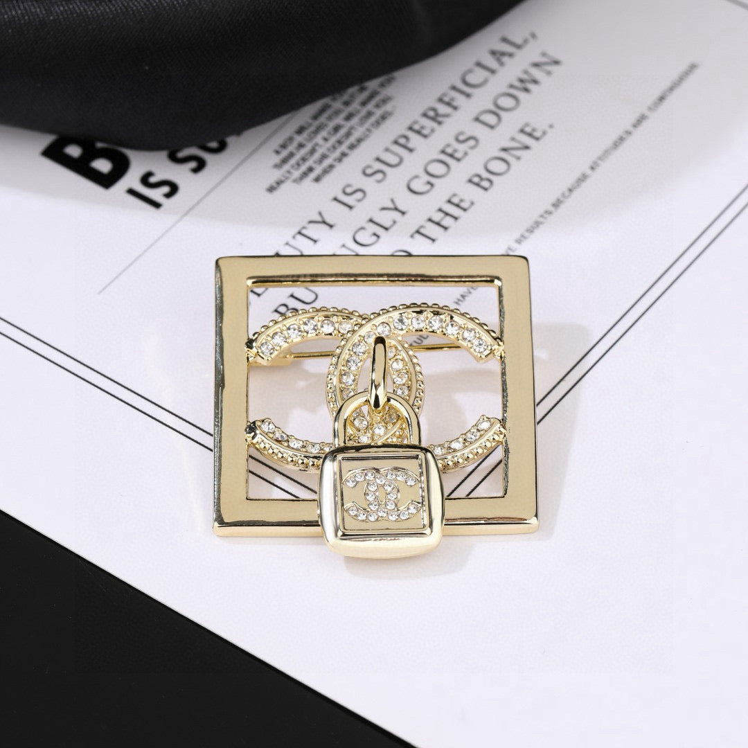 Double-C Emblem Brooch in Polished Metal-Tone – Design 011 front product view