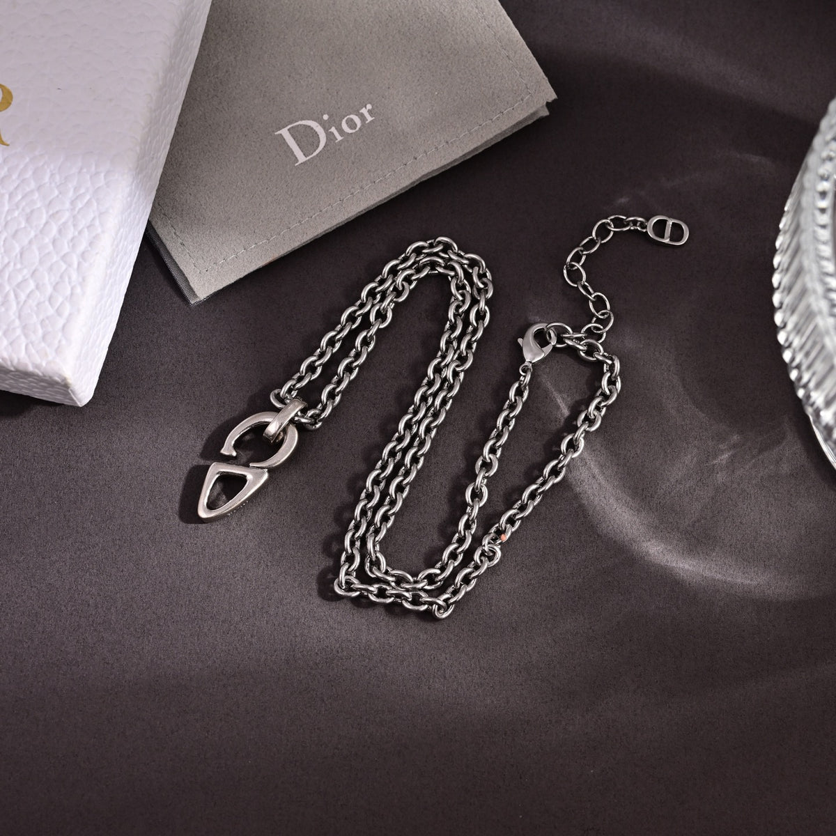 Sculptural Pendant Necklace in Polished Metal-Tone – Design 003 close-up detail