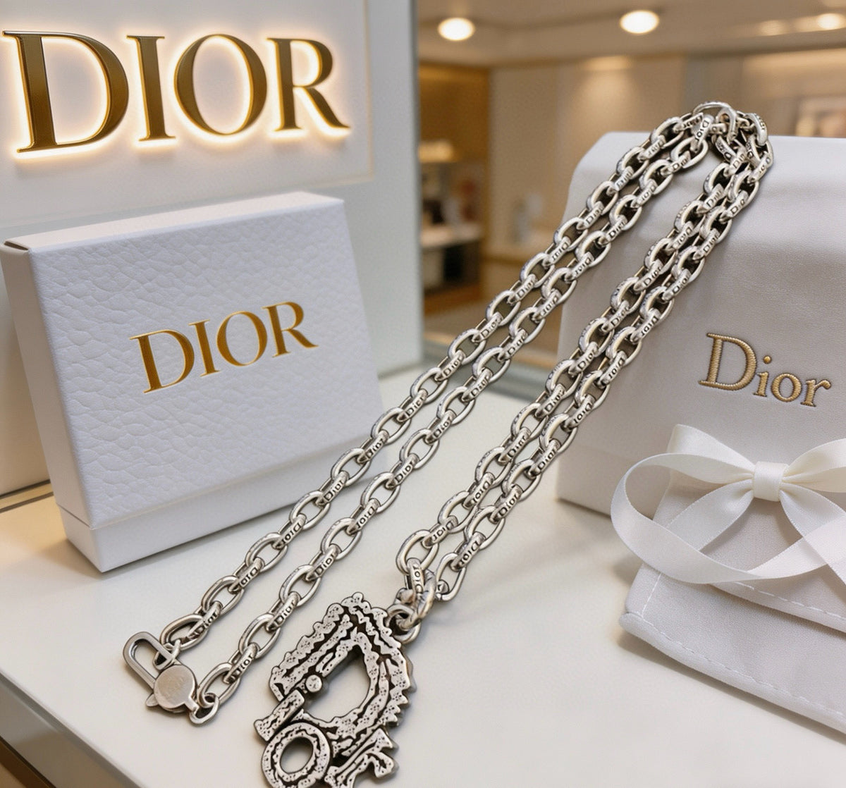 Star Motif Pendant Necklace in Silver-Tone with Chain Detail – Design 005 detail view