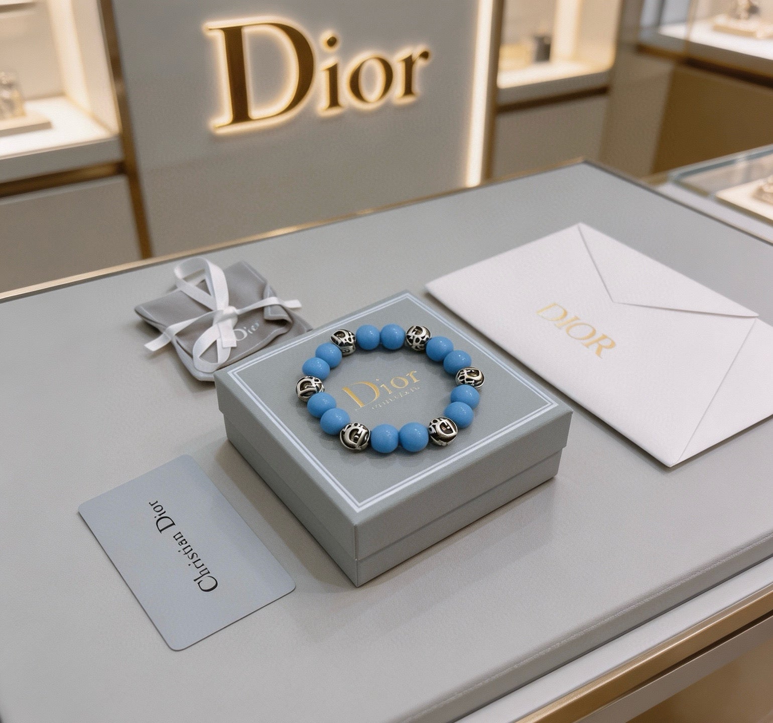 Star Motif Statement Bracelet in Silver-Tone with Vintage-Style Finish – Design 001 close-up detail