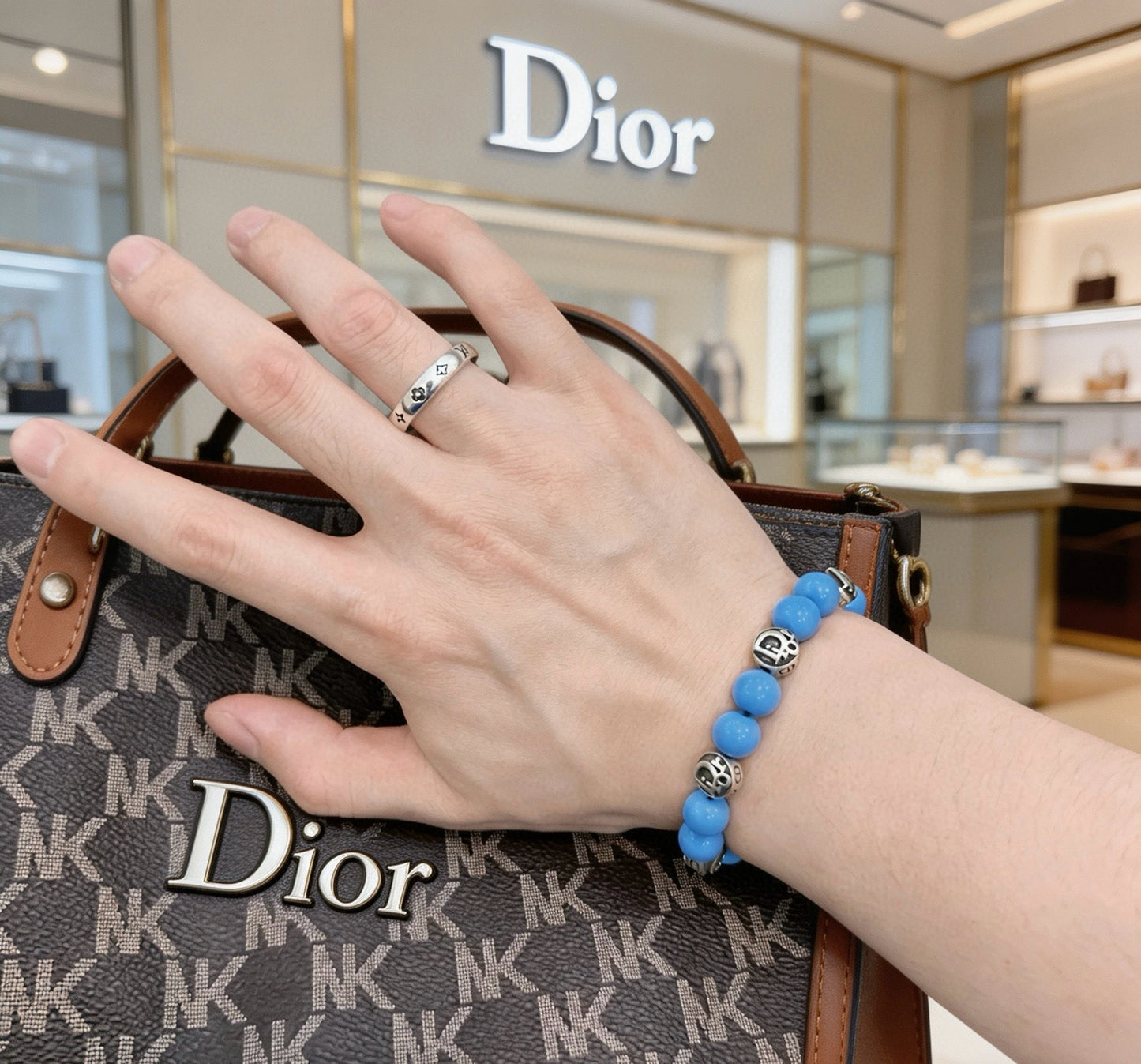 Star Motif Statement Bracelet in Silver-Tone with Vintage-Style Finish – Design 001 detail view