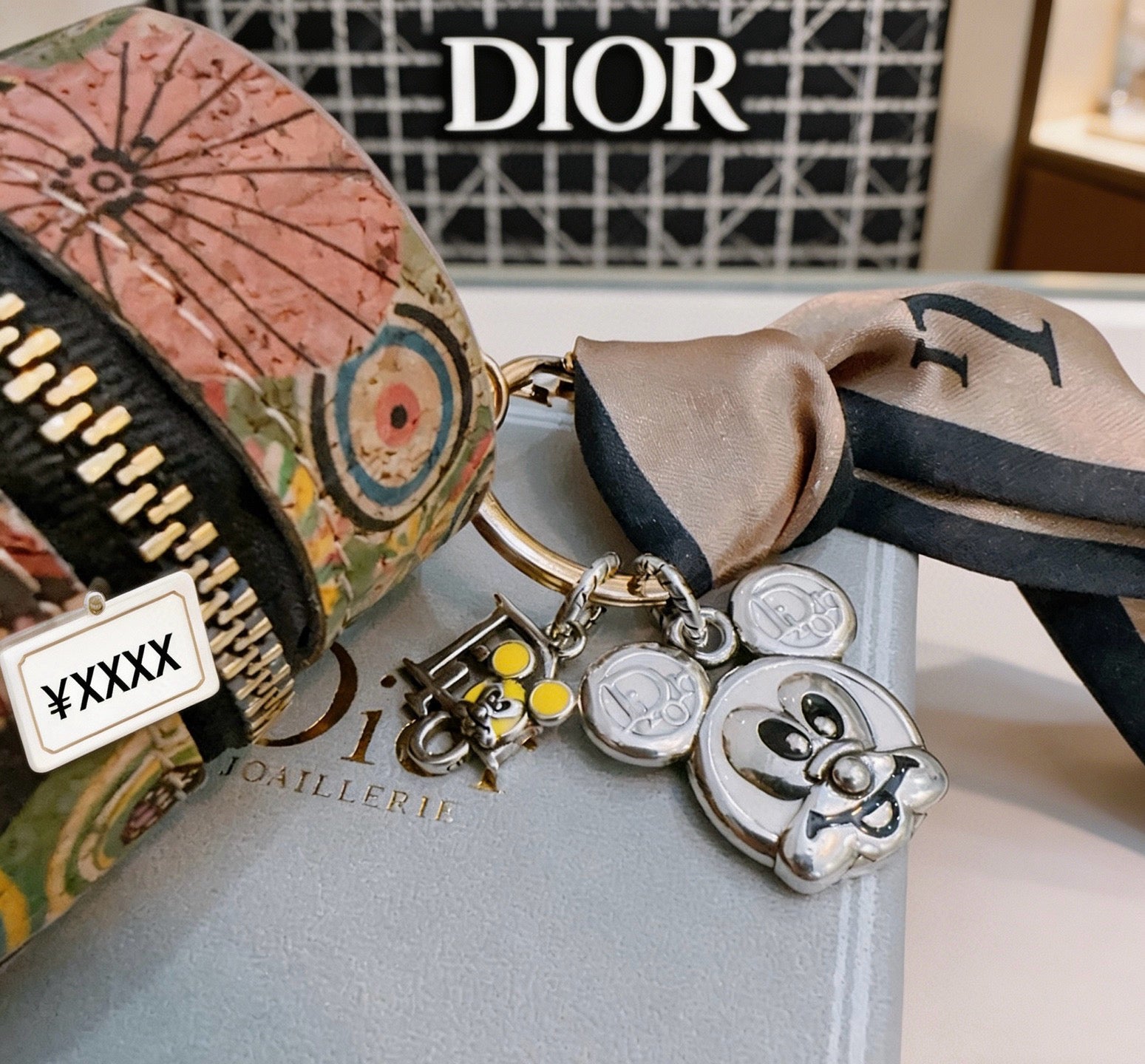 Star Motif Bag Charm in Polished Metal-Tone with Vintage-Style Finish – Design 003 close-up detail