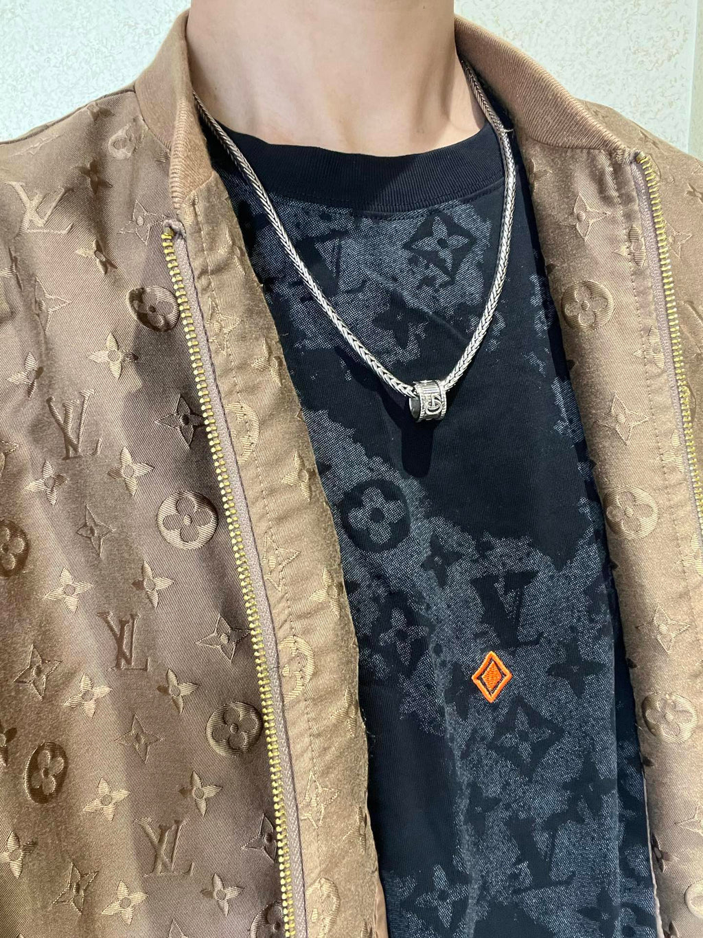 Double-G Emblem Pendant Necklace in Polished Metal-Tone – Design 034 detail view