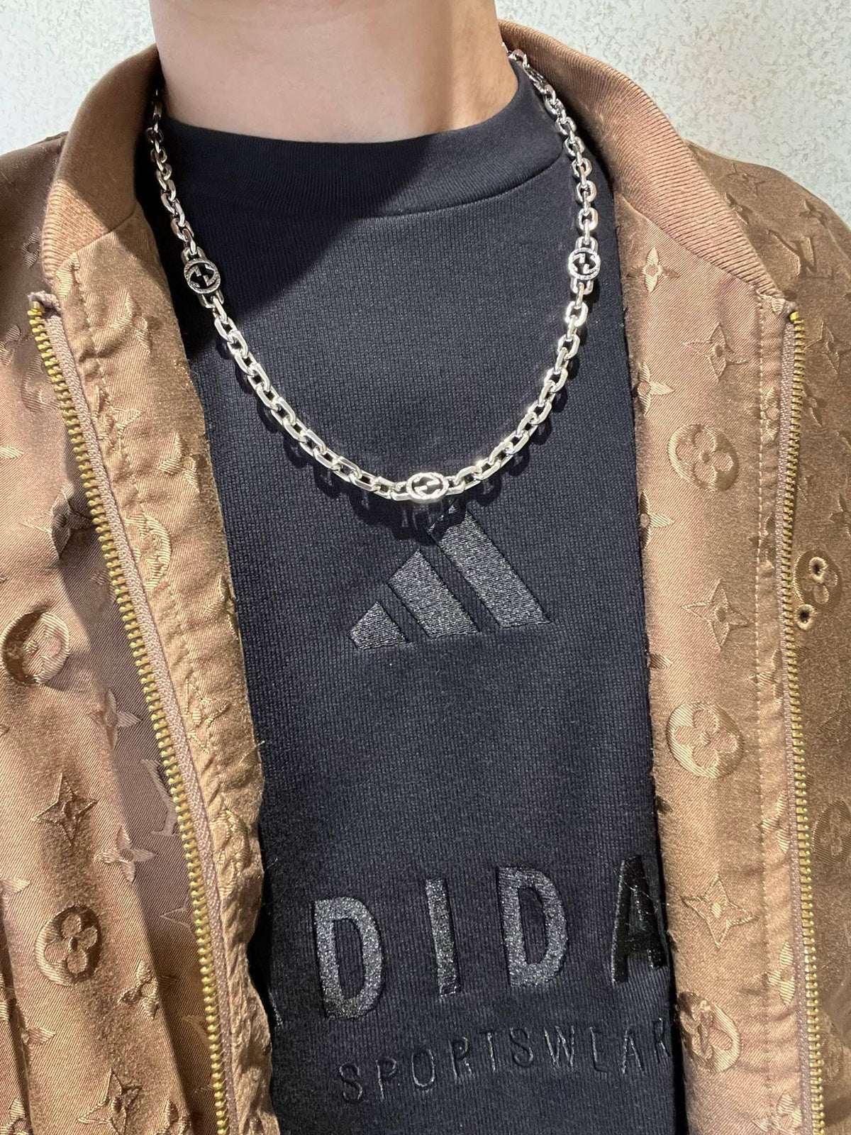 Double-G Emblem Pendant Necklace in Gold-Tone – Design 014 detail view