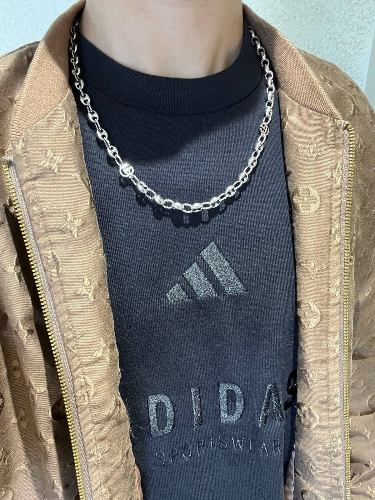 Double-G Emblem Pendant Necklace in Gold-Tone – Design 015 detail view