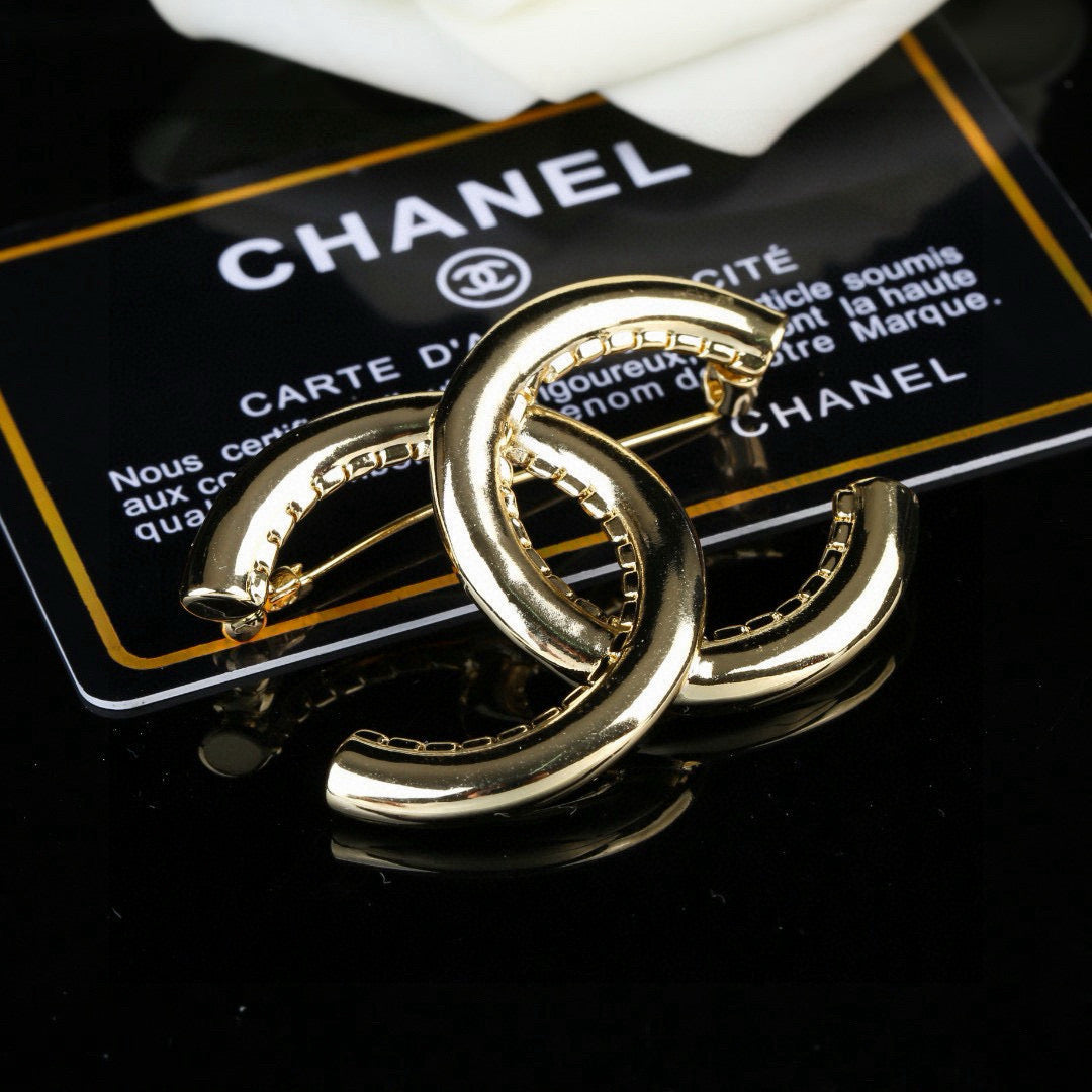 Signature Emblem Brooch in Polished Metal-Tone – Design 008 main product view