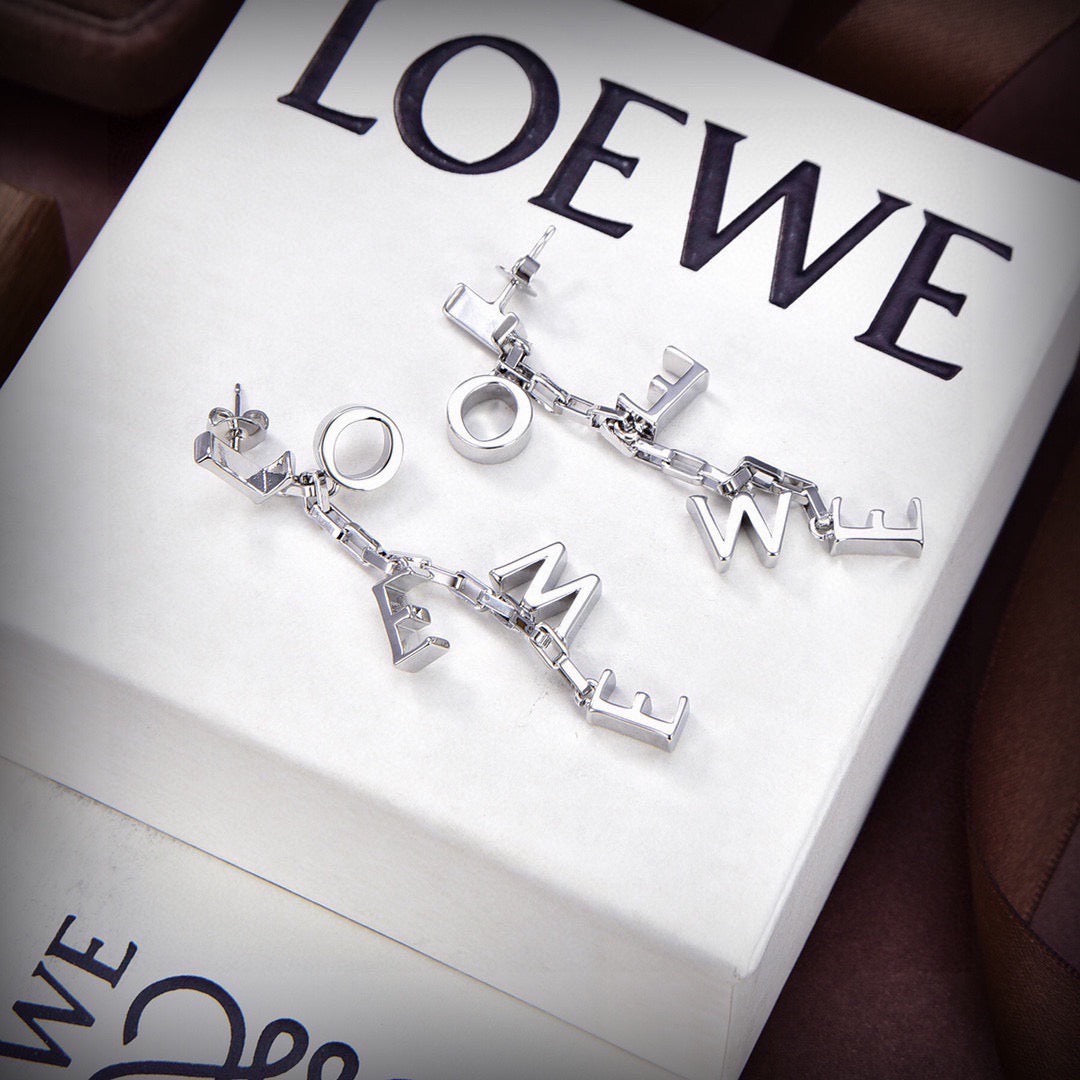 Elephant Motif Stud Earrings in Polished Metal-Tone – Design 01 main product view