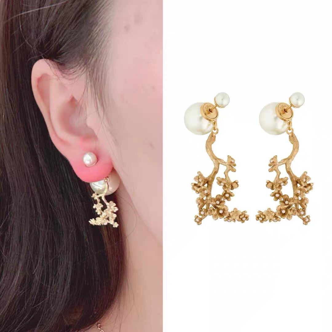 Graphic Letter Motif Statement Earrings in Polished Metal-Tone – Design 015 main product view