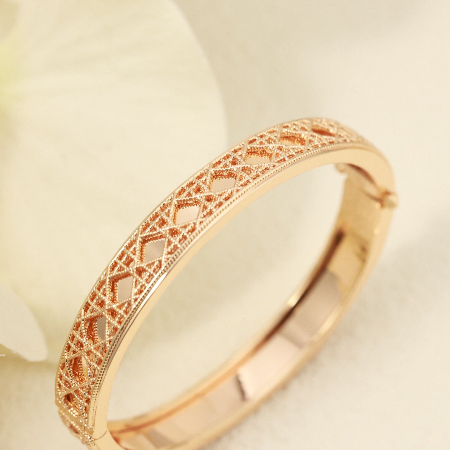 Sculptural Statement Bracelet in Polished Metal-Tone – Design 003 close-up detail