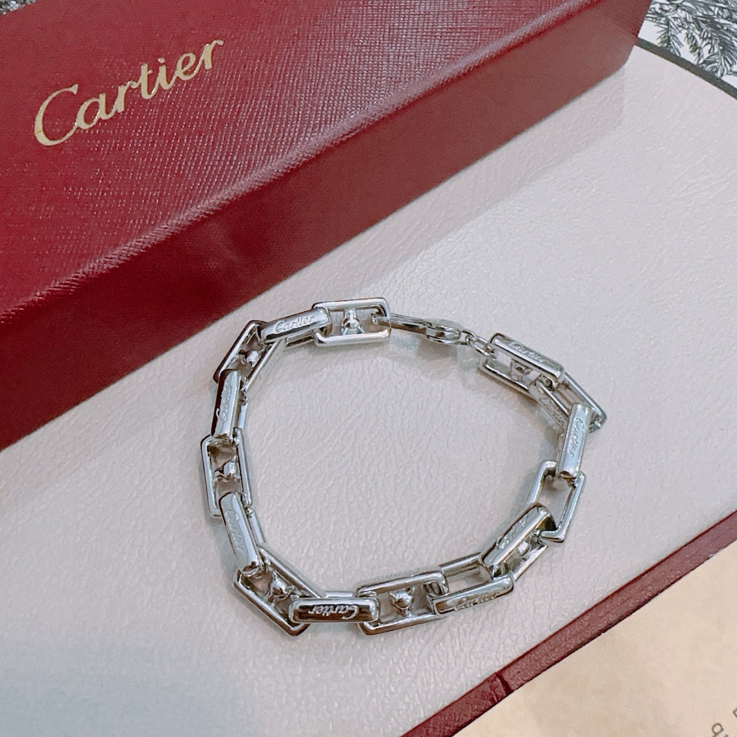 Sculptural Statement Bracelet in Gold-Tone – Design 62 close-up detail