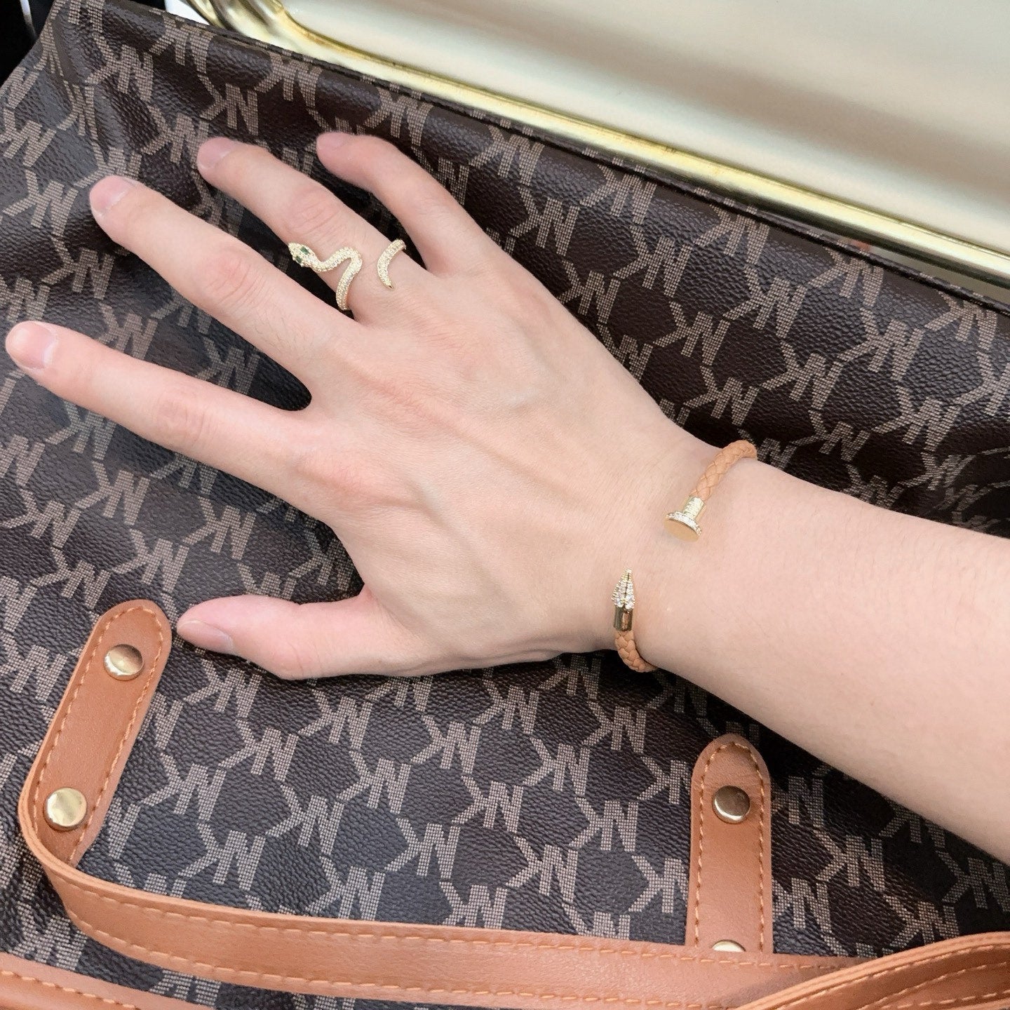 Sculptural Statement Bracelet in Gold-Tone – Design 55 detail view