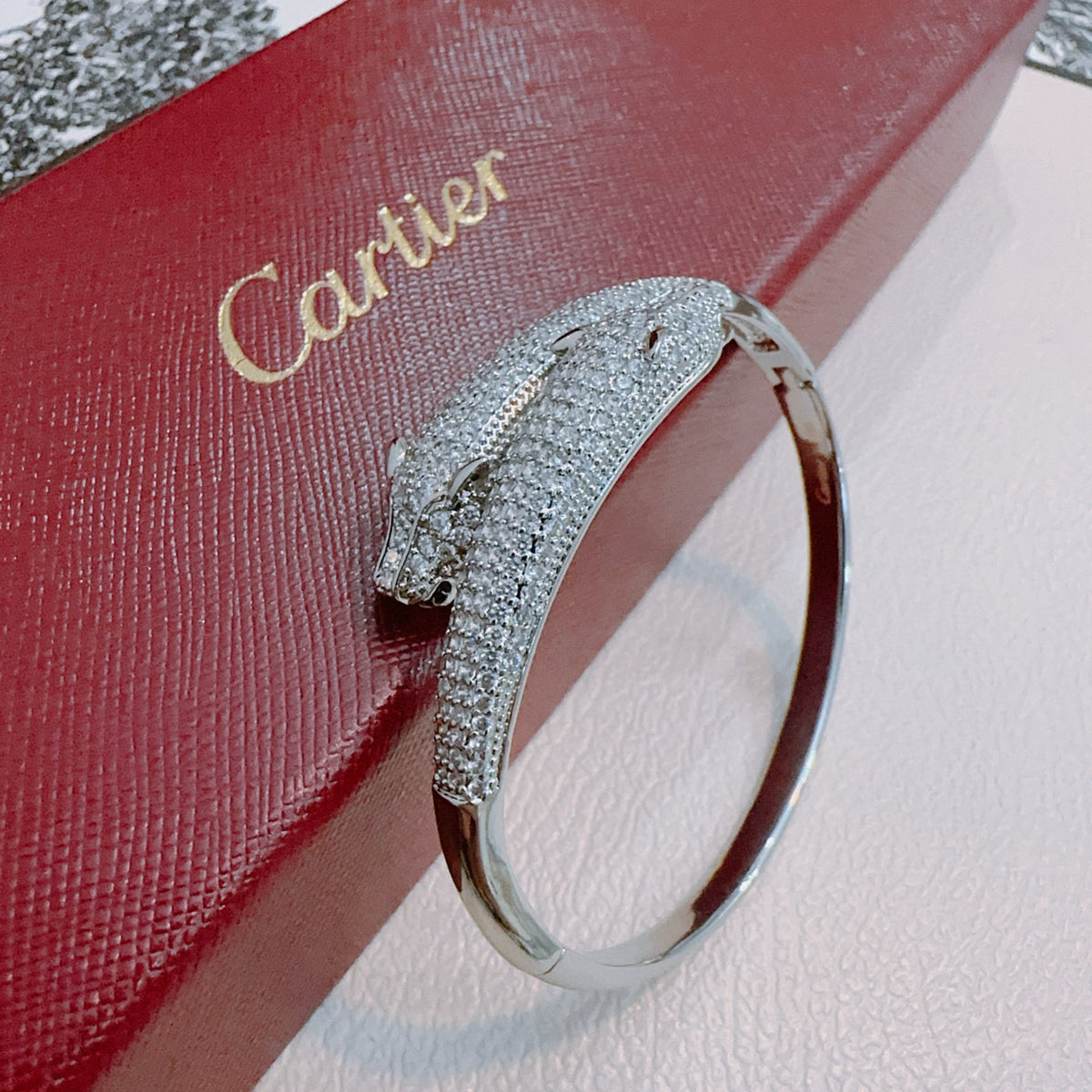 Sculptural Statement Bracelet in Gold-Tone – Design 52 close-up detail