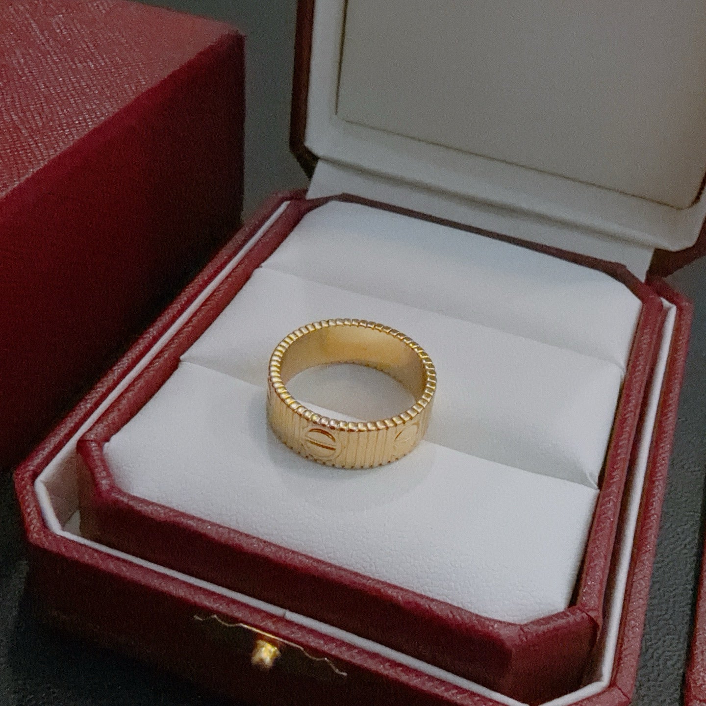 Sculptural Statement Ring in Gold-Tone – Design 01 detail view