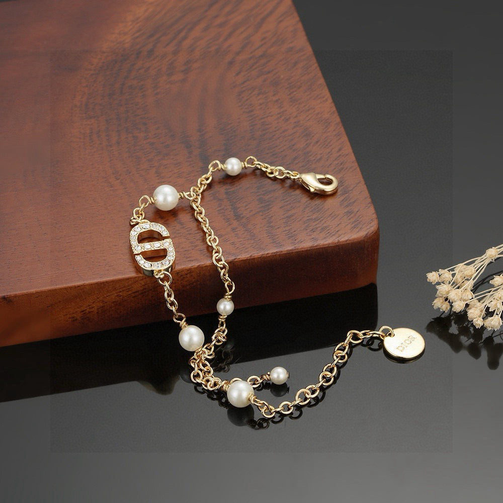 Star Motif Pendant Necklace in Gold-Tone with Vintage-Style Finish close-up detail