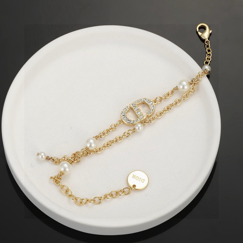 Star Motif Pendant Necklace in Gold-Tone with Vintage-Style Finish main product view