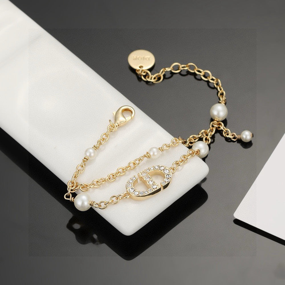 Star Motif Pendant Necklace in Gold-Tone with Vintage-Style Finish side detail